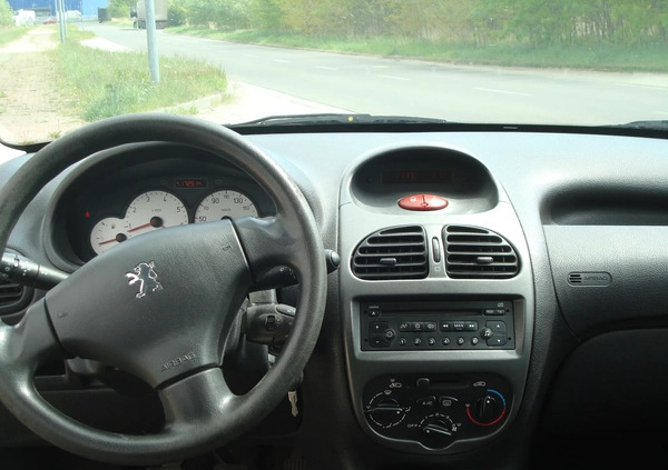 Peugeot 206 cena 8800 przebieg: 167000, rok produkcji 2009 z Wałbrzych małe 436
